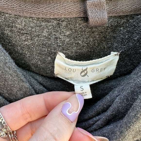 Lou & Grey Signaturesoft Dark Grey Cowl Neck Loose Fit Bell Sleeve Sweater Top - Picture 5 of 7